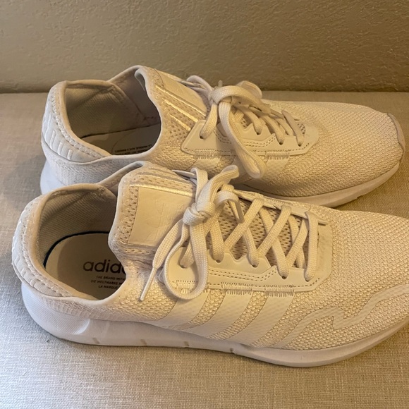 Adidas Men’s Swift Run Shoes - Picture 4 of 4